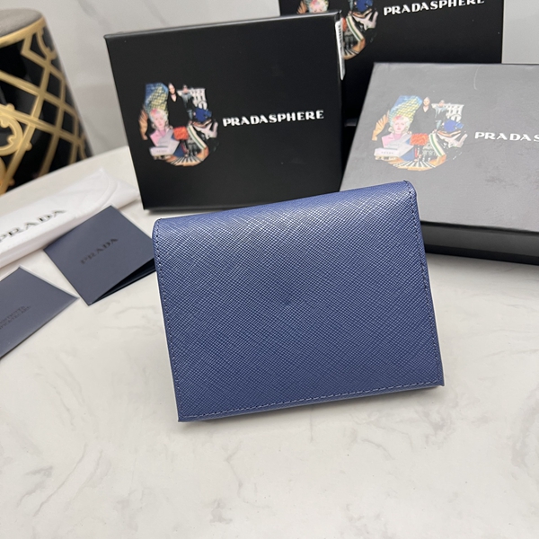 プラダ財布コピー背面デザイン